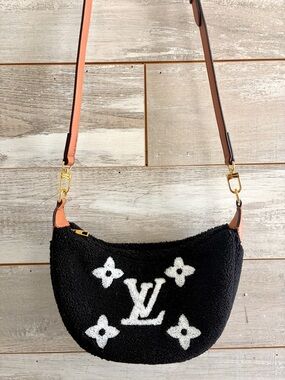 LOUIS VUITTON LV SKI Over the moon bag (Monogram Giant Teddy Fleece collection)